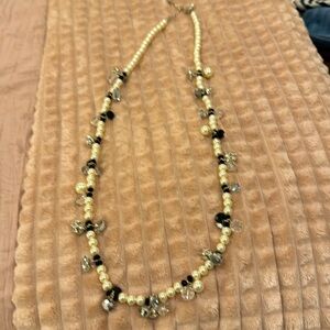 NWOT BEAUTIFUL WHBM PEARL/BLACK/CRYSTAL LONG NECKLACE